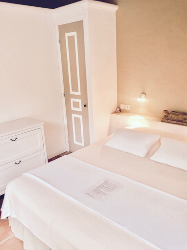 Bedroom 4, Le Mas d'Olivier, Var