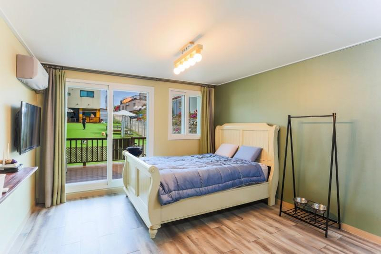 Bedroom 2, Taean The Maru Dog Pension, Taean