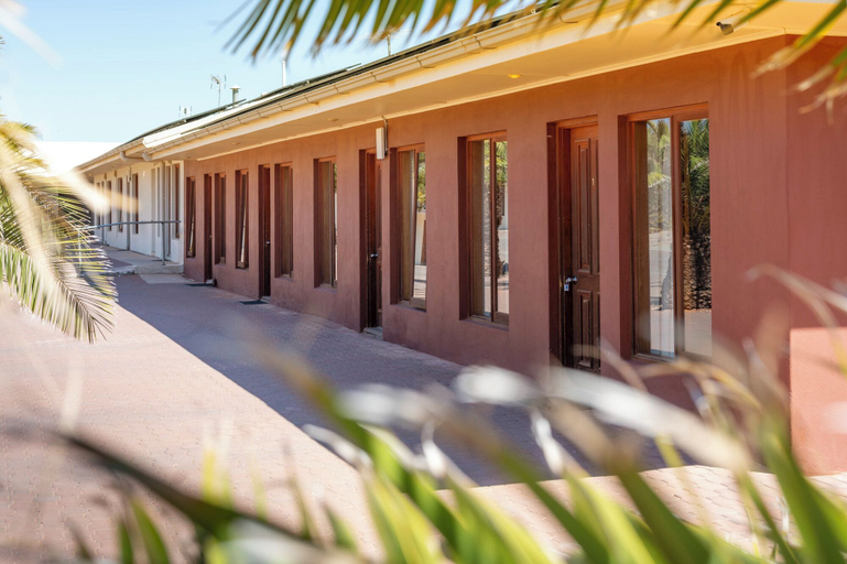 Exterior & Views 2, Stuart Range Outback Resort, Coober Pedy