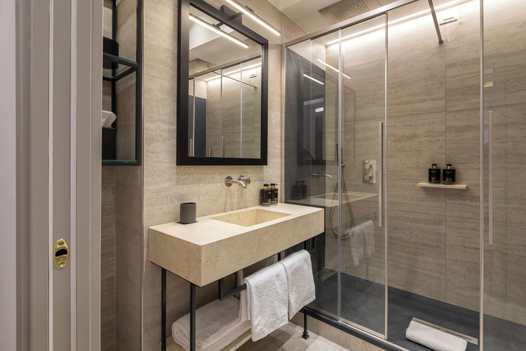 Bathroom 5, Palazzo Goldoni Condotti Collection, Roma