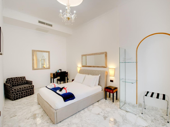 Bedroom 4, Queen Palace Suites, Rome