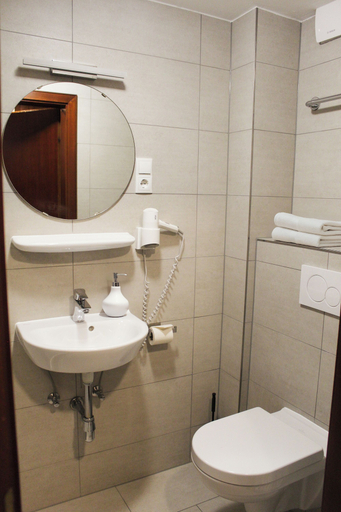 Bathroom 5, Hotel Simonis Koblenz, Koblenz