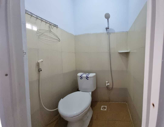 Bathroom, Hotel O Ump Near Alun-Alun Formerly Penginapan 88, Tangerang