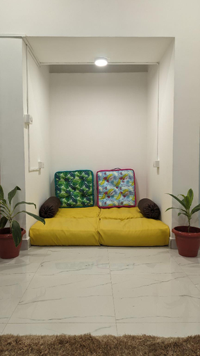 Shared lounge/TV area