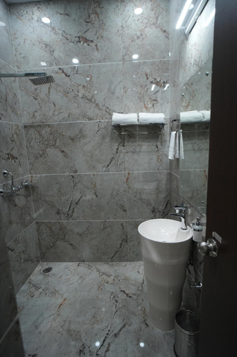 Bathroom 4, Hotel Seven Star, Durg