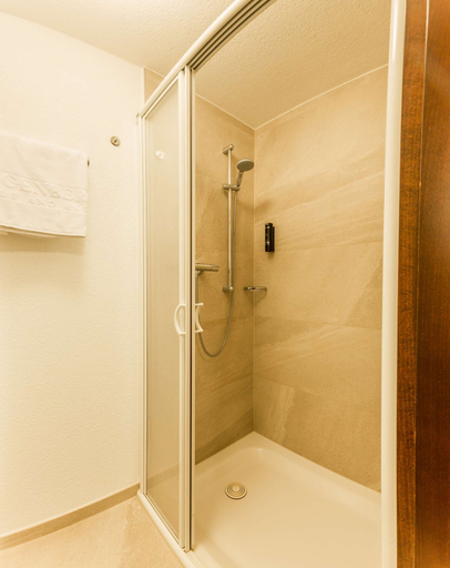 Bathroom 5, MAXX Hotel Jena, Jena