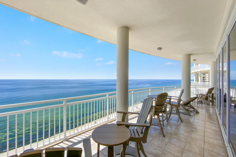 Others 4, La Playa 1202, Escambia