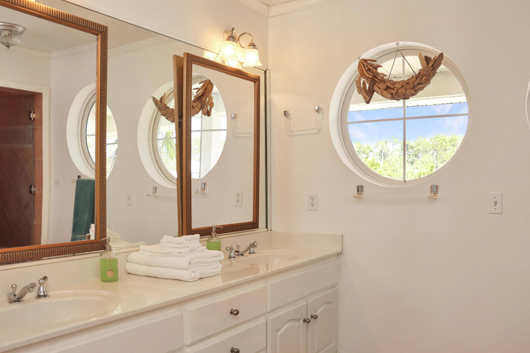 Bedroom 4, White Pelican, Gulf