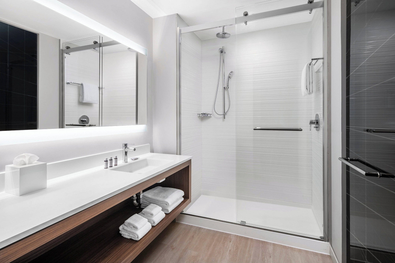 Bathroom 5, AC Hotel by Marriott Kingston, Jamaica