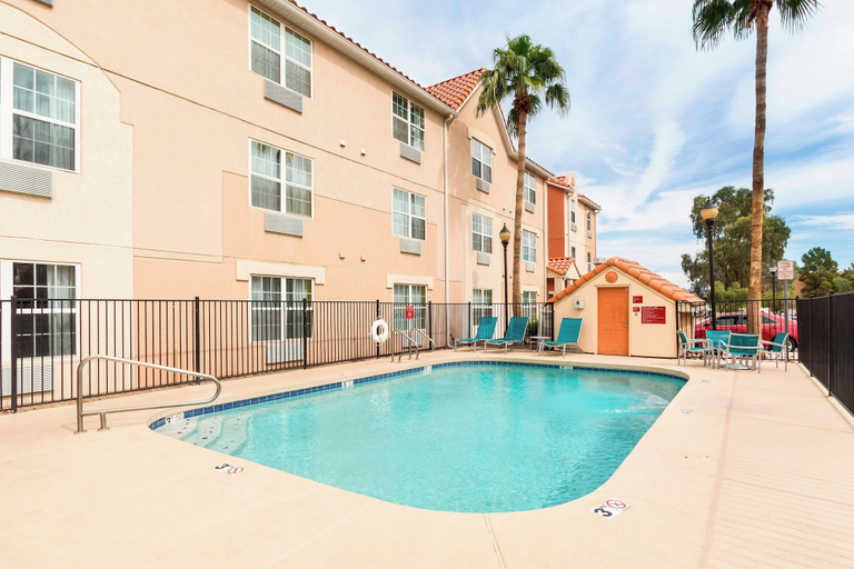 Sport & Beauty, TownePlace Suites By Marriott Phoenix North, Maricopa