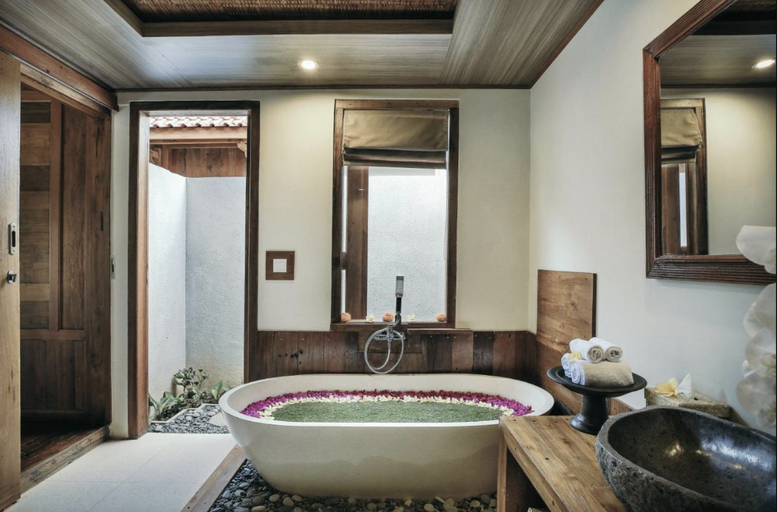 Bathroom 15