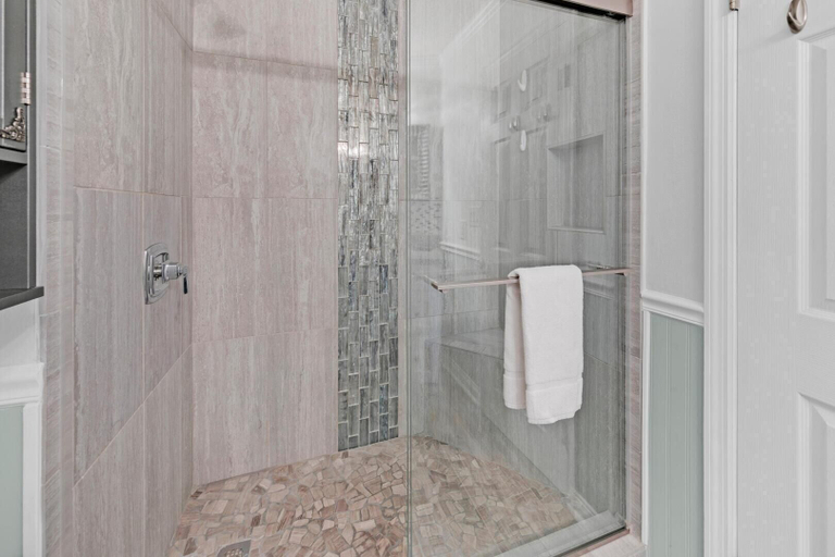 Bathroom 4, Crystal Village II, Unit 19B, Walton