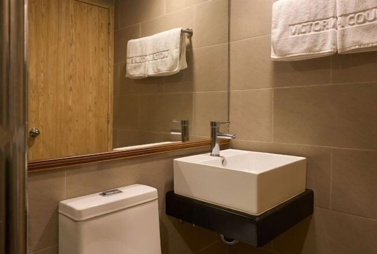 Bathroom 7