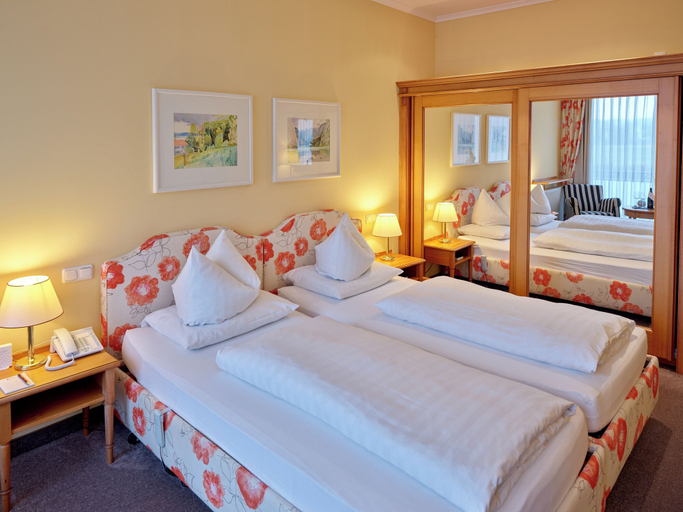 Bedroom 3, Golfhotel Gutshof Penning, Passau