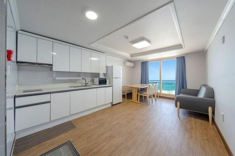 Others 2, Goseong Evergreen House, Goseong