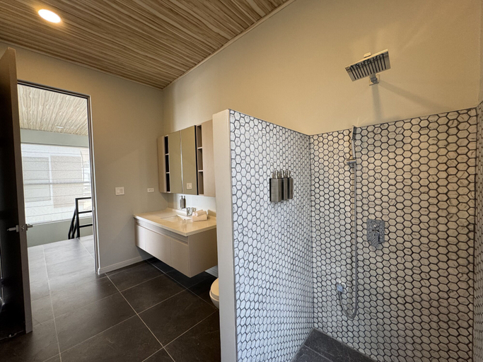 Bathroom 3, Solindo Stays, Santa Cruz