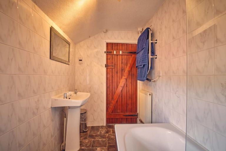 Bathroom 3, Host Stay No 3 Rose Cottage, Northumberland