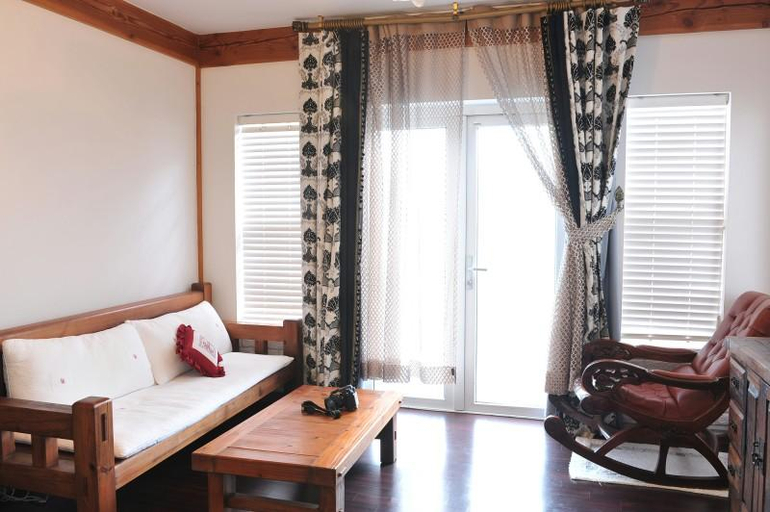 Bedroom 3, Namhae Seokbu Garden, Namhae