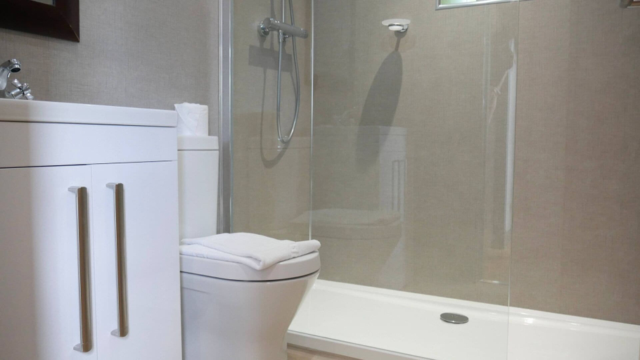 Bathroom 3, Kilconquhar Castle Estate, Fife
