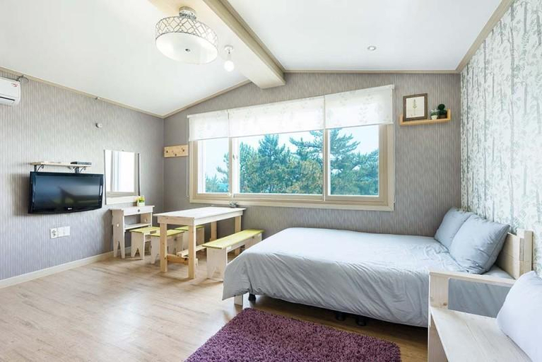 Bedroom 3, Namhae Cypress Tree Pension, Namhae