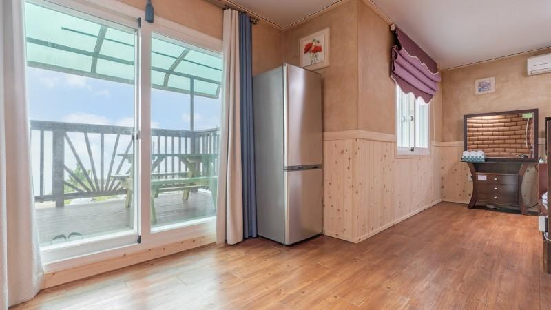 Others 2, Taean Cherbourg Ocher Pension, Taean