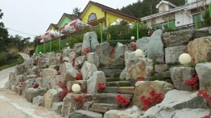 Others 4, Goseong New Family Pension, Goseong