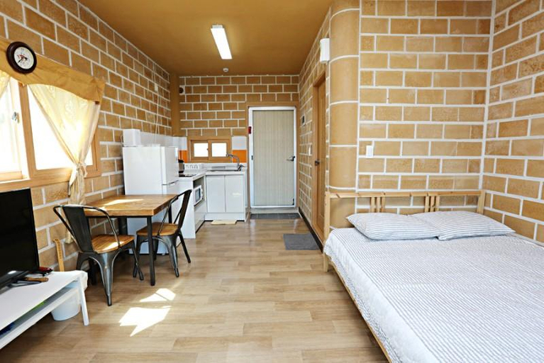 Bedroom 4, Taean Lunasol Pension, Taean