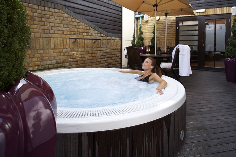 Sport & Beauty 2, Sir Christopher Wren Hotel, Slough