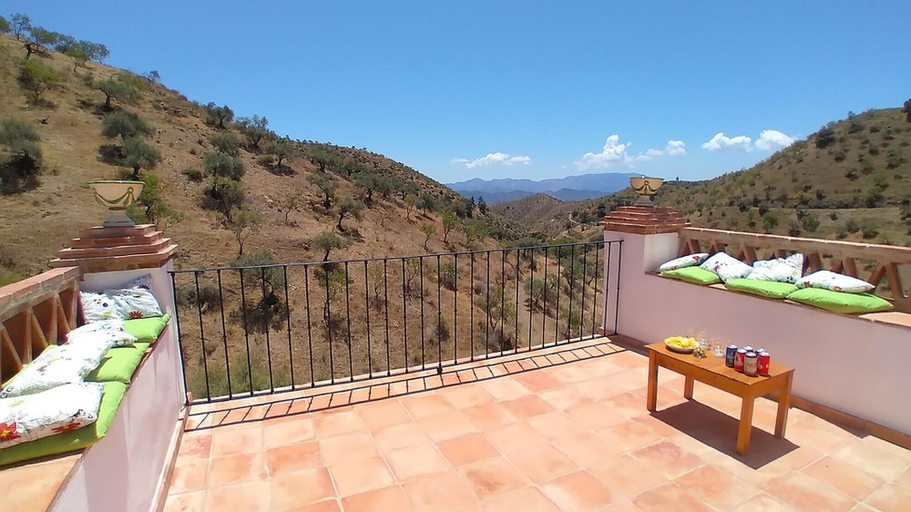 View from property 3, Andalusian Farmhouse for Workshops, Retreats or Events, Málaga