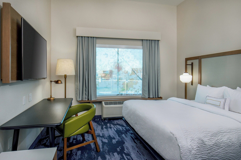 Bedroom 4, Fairfield Inn & Suites by Marriott McPherson, McPherson