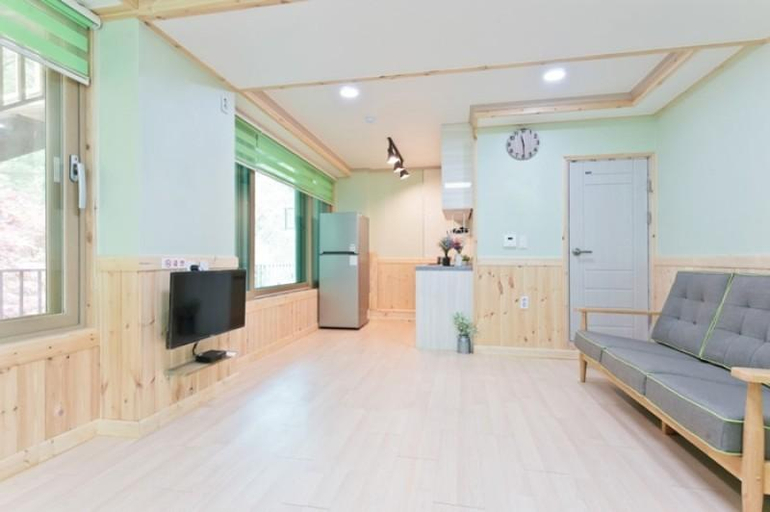 Others 3, Wonju Mountain Pension, Hoengseong