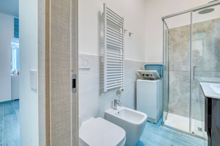 Others 5, Merlo E - town center & private parking, Savona