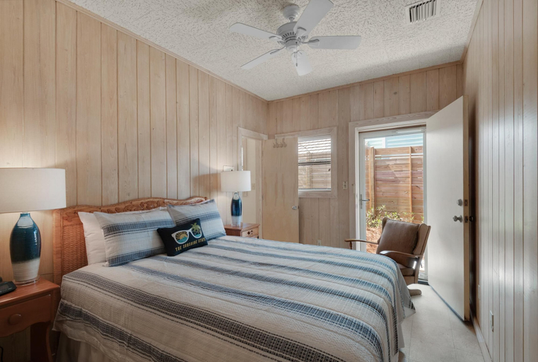 Bedroom 1, Butterfly Bluff, Walton