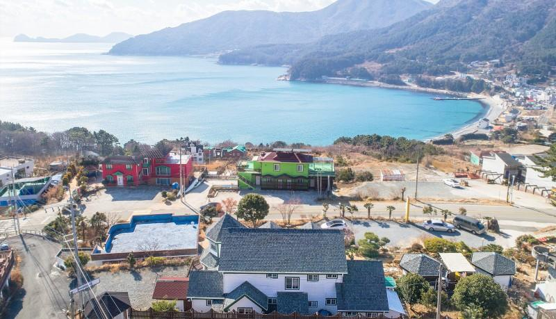 Others 2, Geoje Island Nest, Geoje