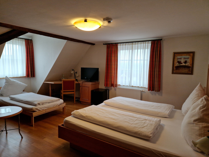 Bedroom 2, Landgasthof Krone, Neu-Ulm