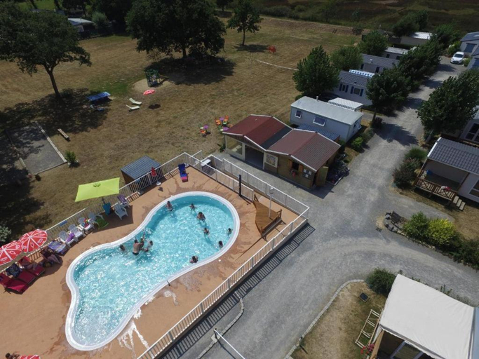 Others 2, CAMPING LES EMBRUNS 3*, Morbihan