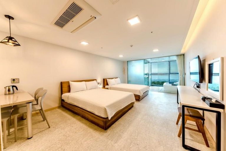 Bedroom 4, Seogwipo Iveresort Pension, Seogwipo