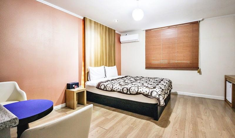 Bedroom 2, Gyeongju W Pension and Motel, Gyeongju