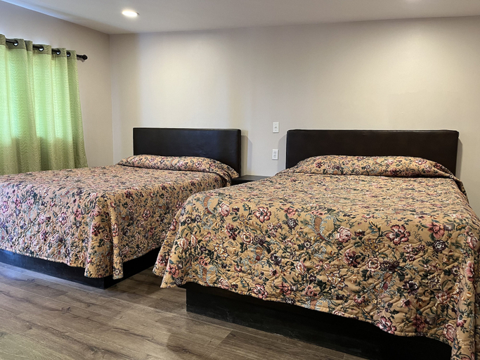 Bedroom 2, Kluane Park Inn, Yukon