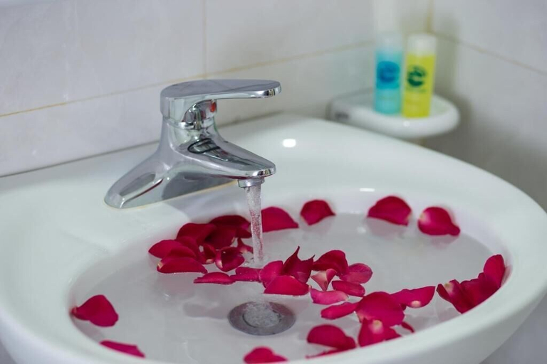 Bathroom 3, The Ireland Hotel, Cát Hải