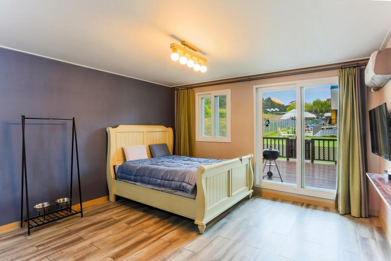 Bedroom 3, Taean The Maru Dog Pension, Taean