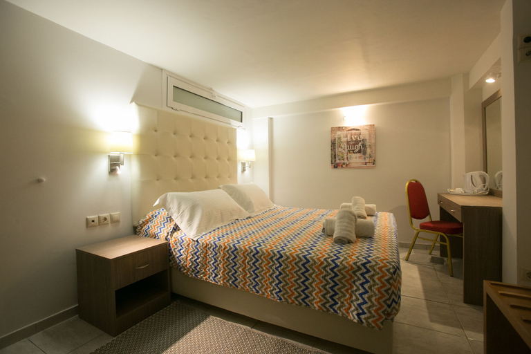 Bedroom 3, City Life Port Hotel, Crete