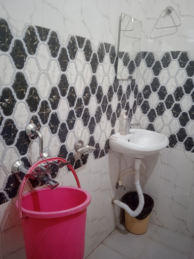 Bathroom, SAPPHIRE GUEST HOUSE, Kolkata