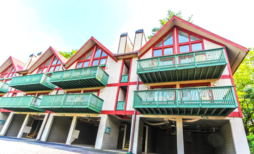 Exterior & Views 2, Alpine Crest Resort, White