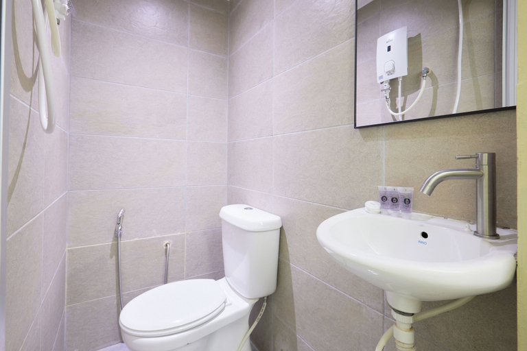 Bathroom 12