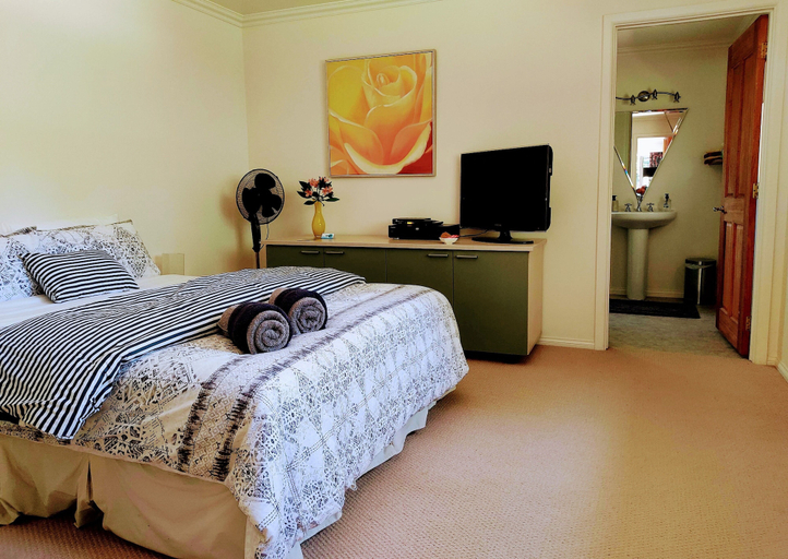 Bedroom 2, Golden Caves - Bed & Breakfast, Tasman