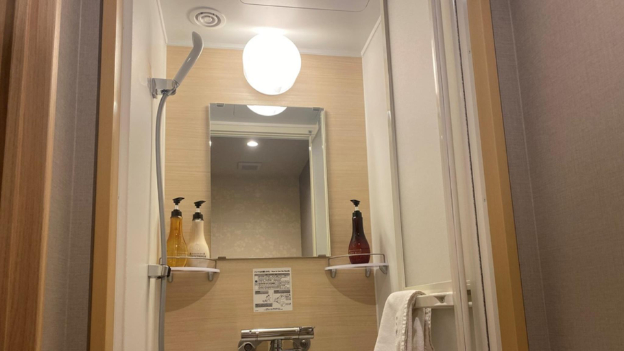 Bathroom 11