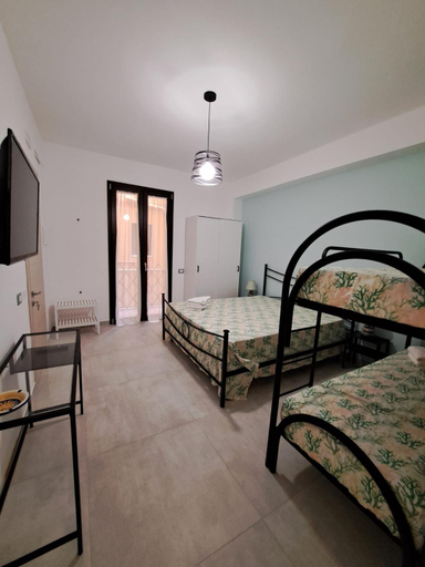 Others 5, AV Apartments, Ragusa
