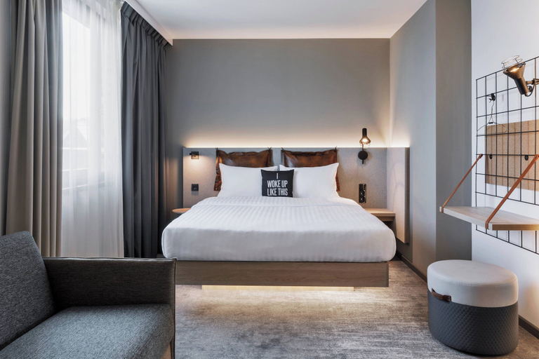 Bedroom 4, Moxy Hamburg City, Hamburg