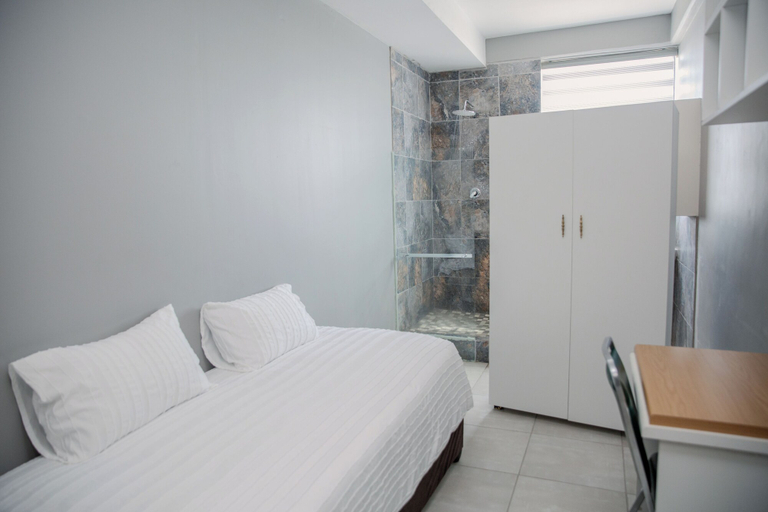Bedroom 2, Glenada Hotel, City of Johannesburg